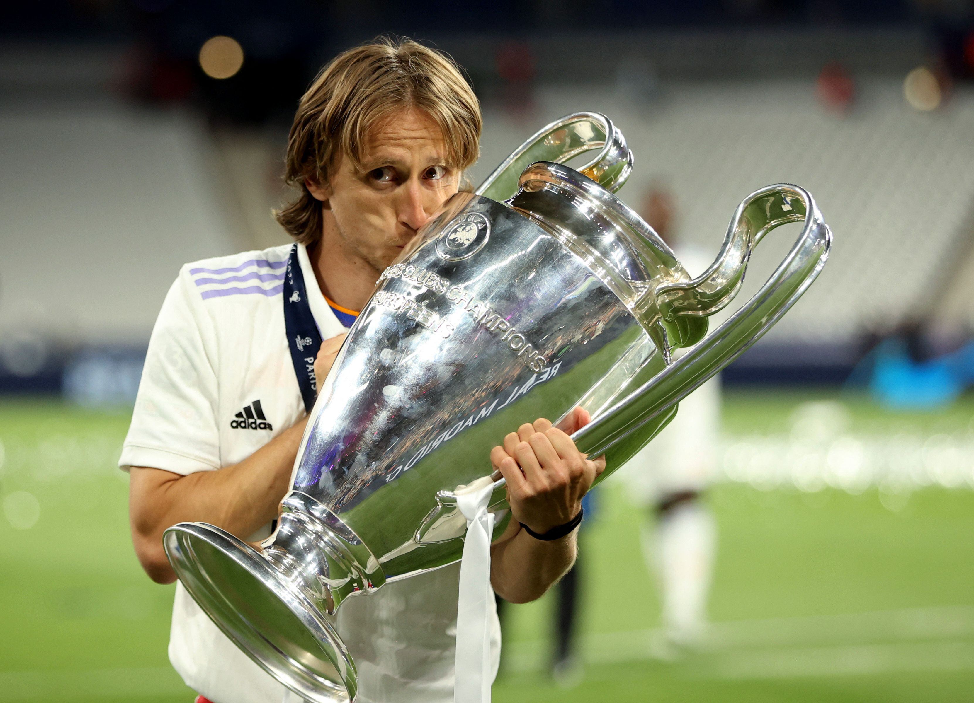 En su decimotercera temporada, Modrić sigue siendo esencial en el Real Madrid. REUTERS/Molly Darlington