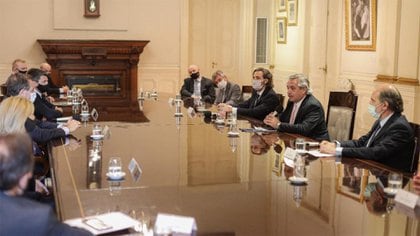 Ayer, Fernández con los banqueros en la Casa Rosada