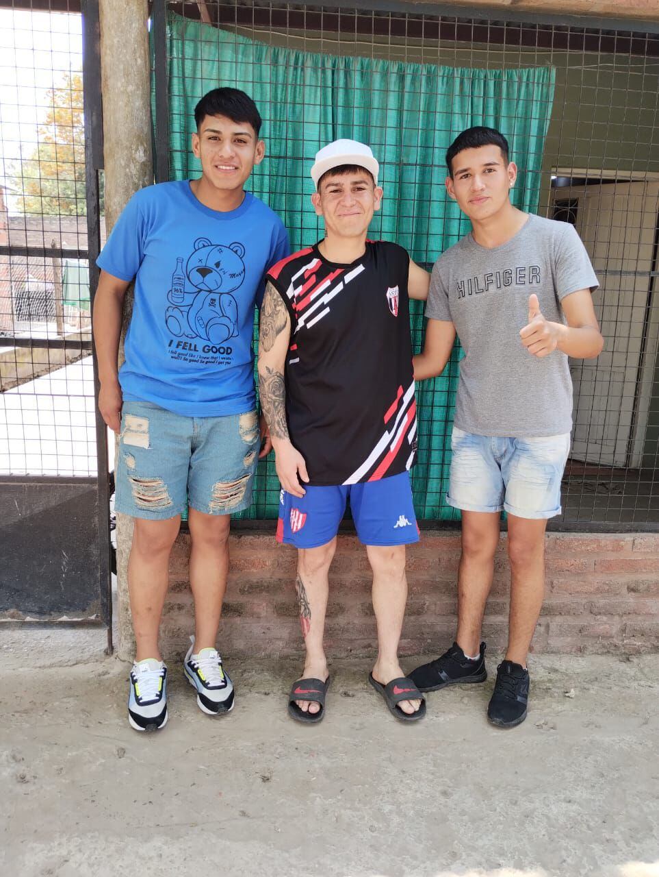 Leonel Aquino, Matías Villalba y Matías Mamami son los jóvenes que encontraron un celular en la calle y lo devolvieron