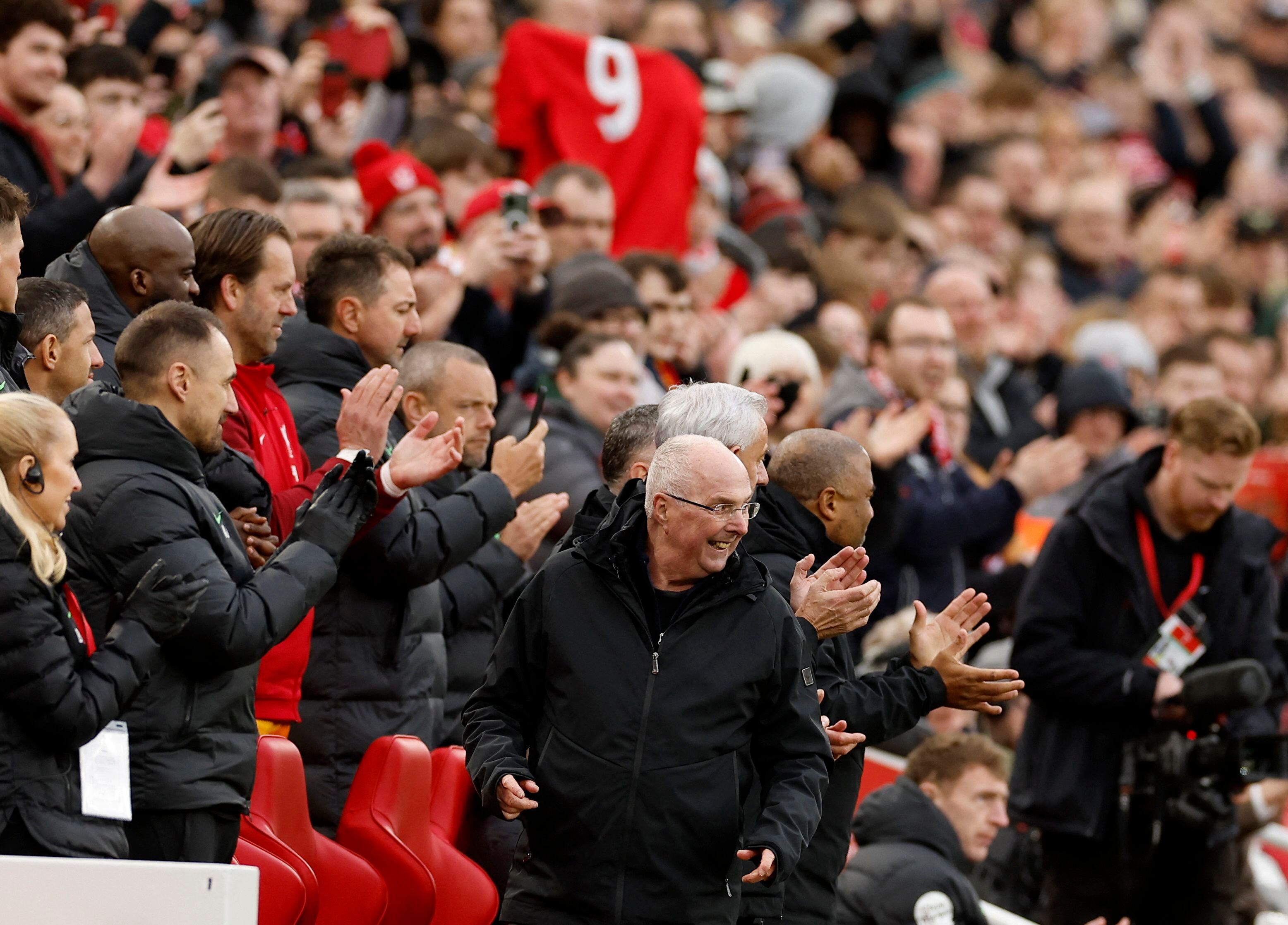 Hubo una atronadora ovación para el ex entrenador de la selección inglesa (Reuters/Jason Cairnduff)