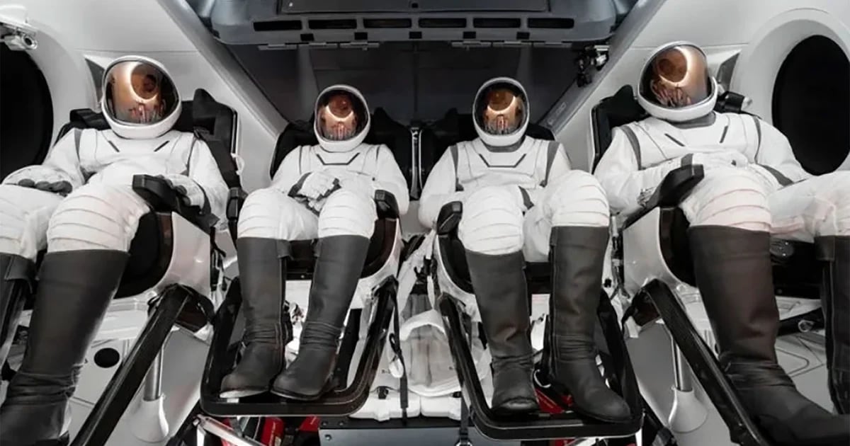 SpaceX Spacesuit Technology: How Humans Will Walk on the Moon and Mars