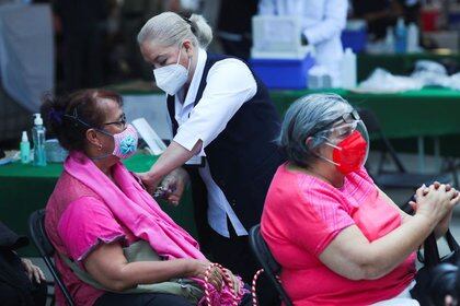 La Secretaría de Salud reportó 198,036 muertes de COVID-19 acumuladas. Sin embargo, en las últimas 24 horas se sumaron 608 fallecimientos a la estadística nacional
(Foto: REUTERS / Henry Romero)