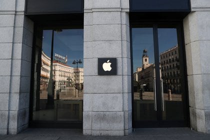 La tienda de la Puerta del Sol, Madrid (Reuters)