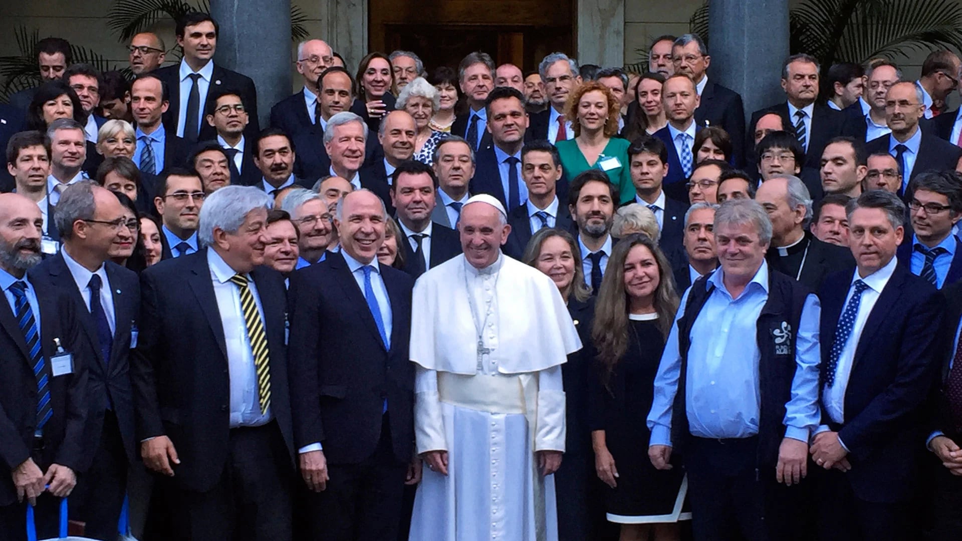 La reunión que encabezó la semana pasada el papa Francisco con jueces y referentes de la lucha contra el crimen organizado en Roma. (Télam)