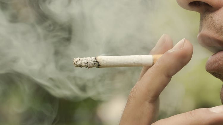 Los hallazgos se basan en un análisis de datos de la Evaluación de población del tabaco y la salud (PATH), que rastreó los hábitos de cigarrillos electrónicos y tabaco en la población estadounidense (Shutterstock)