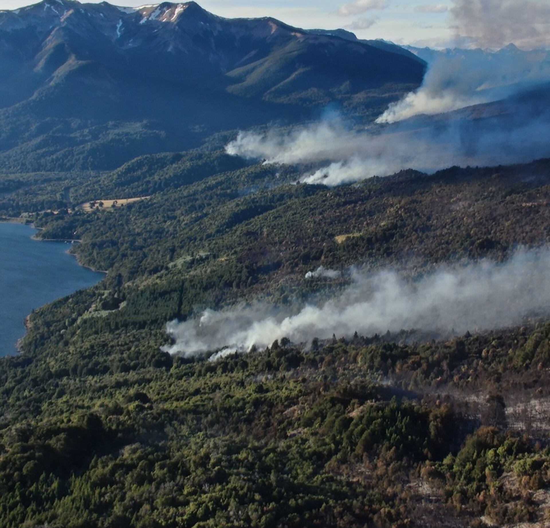 El incendio en el Parque Nacional Los Alerces ya consumió casi 7 mil hectáreas