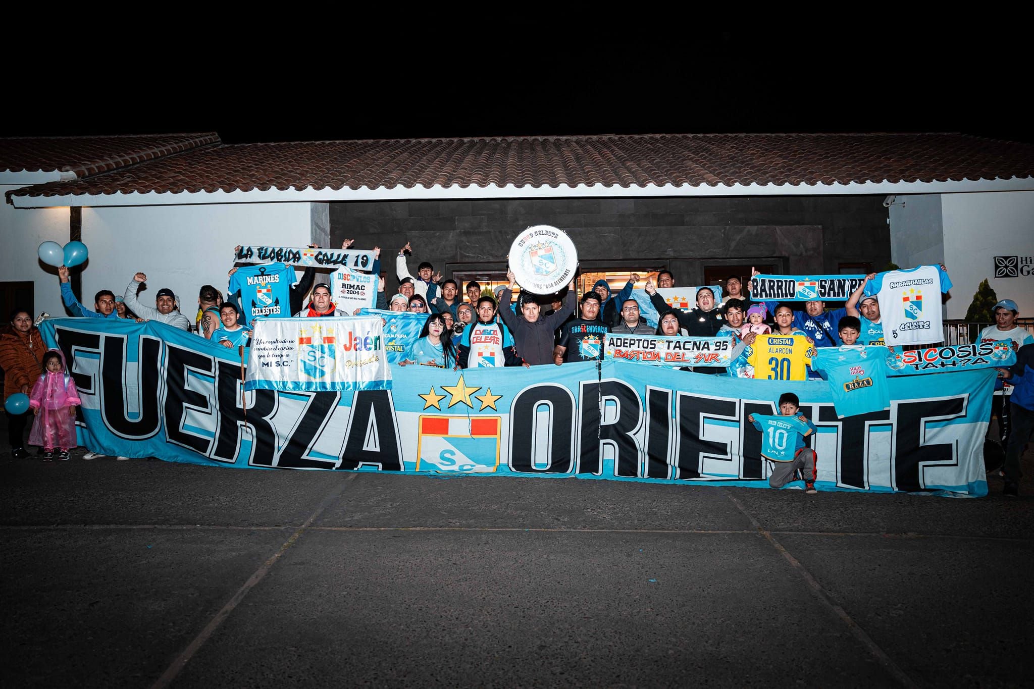 Hinchada de Sporting Cristal presente en el Cusco. Crédito: Prensa SC