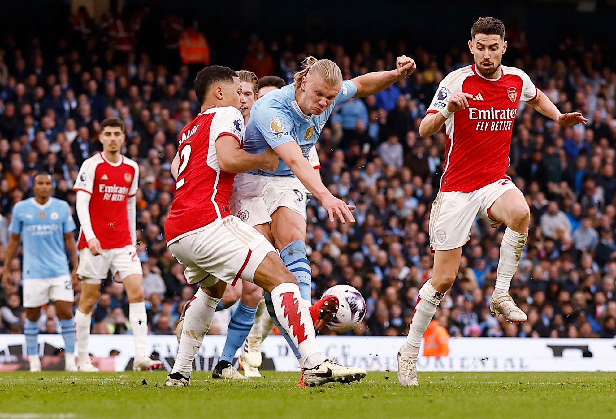 Haaland no pateó al arco en el empate entre Manchester City y Arsenal por la Premier League