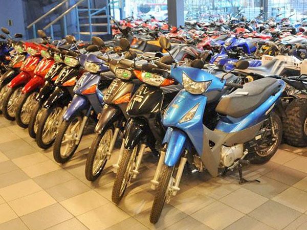 Las concesionarias de motos deberán darse de alta como punto de venta de seguros para poder entregar unidades a los compradores