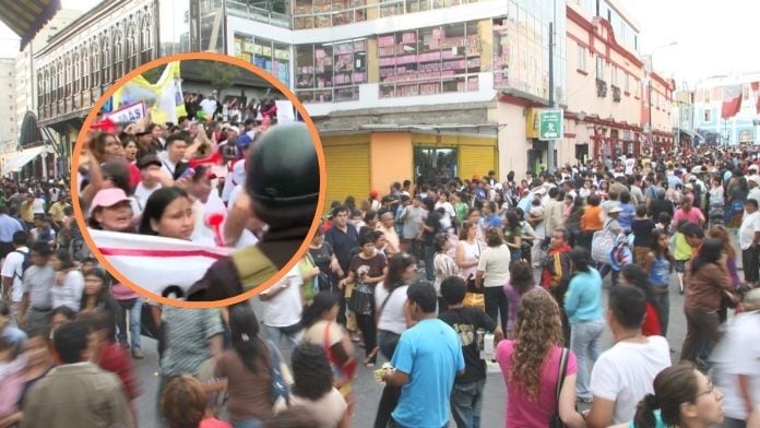 Comerciantes de Mesa Redonda protestan frente al Congreso. - Crédito Andina