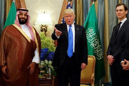 Trump con el príncipe heredero saudí Mohammed bin Salman.  Foto: REUTERS / Jonathan Ernst