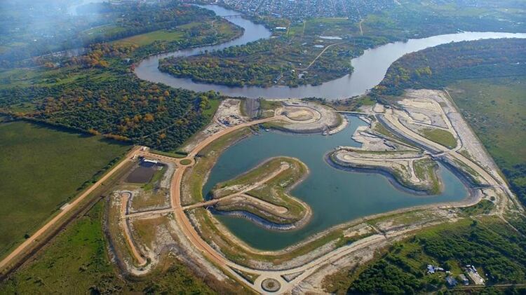 Vista aérea del proyecto inmobiliario cuestionado (@Amarrasdelgualeguaychu)