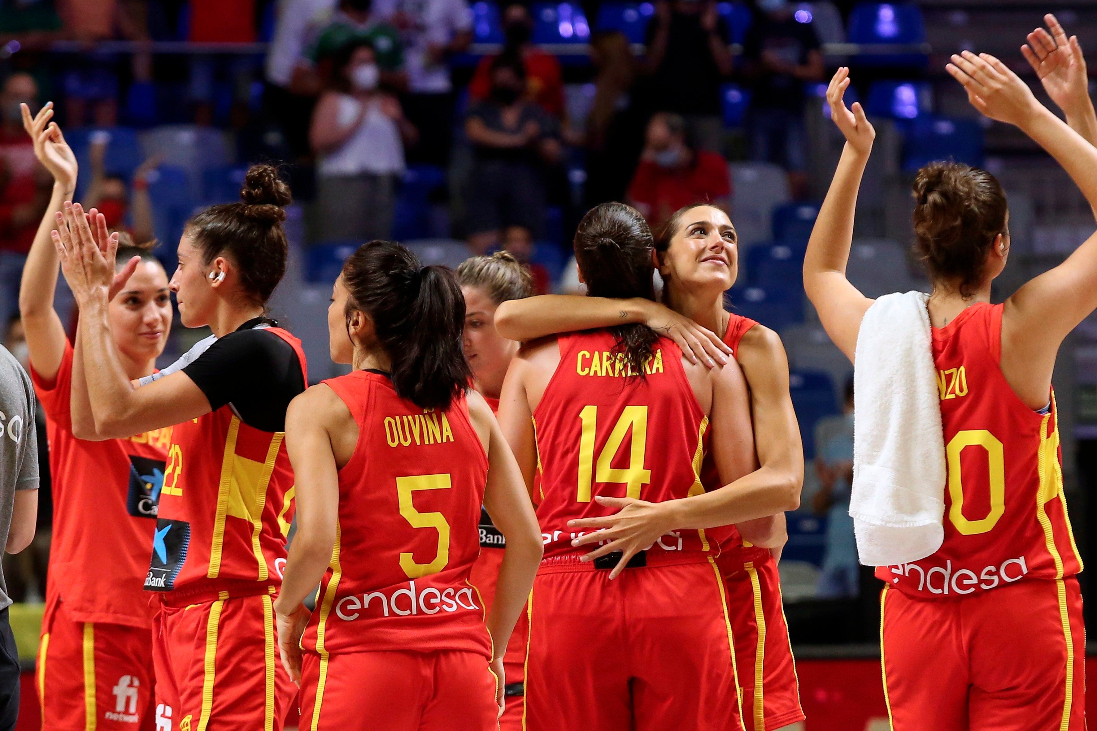 Spanish basketball players participating in the 2020 Tokyo Olympics preliminaries.  (EFE/Daniel Pérez)