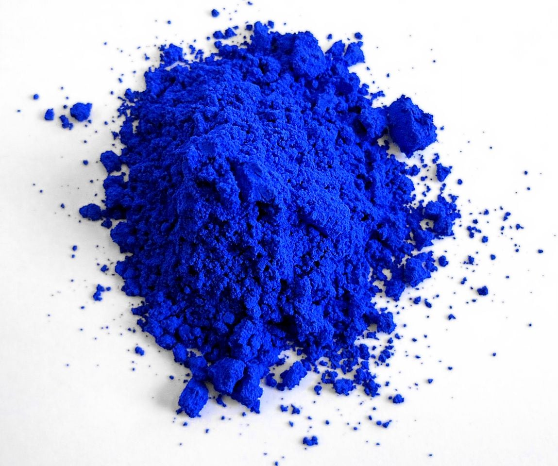 La fascinante historia del color azul: por qué costó tanto crearlo