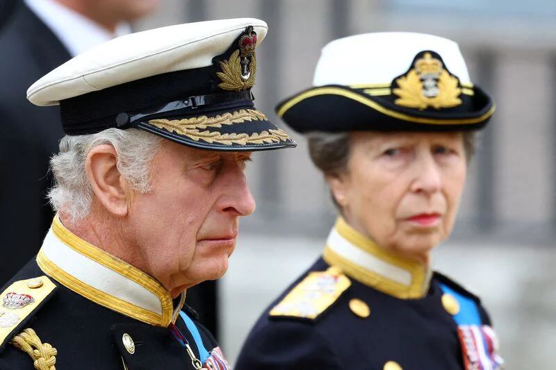 El rey Carlos de Gran Bretaña y la princesa real Ana asisten al funeral de Estado y al entierro de la reina Isabel de Gran Bretaña, en Londres, Gran Bretaña. 19 de septiembre de 2022 REUTERS/Hannah McKay/Pool