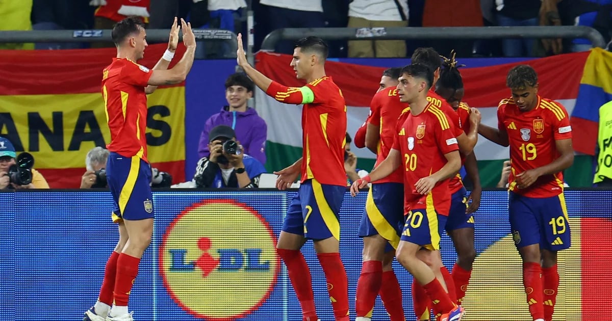 España venció a Italia por 1-0 y se clasificó para los octavos de final de la Eurocopa.