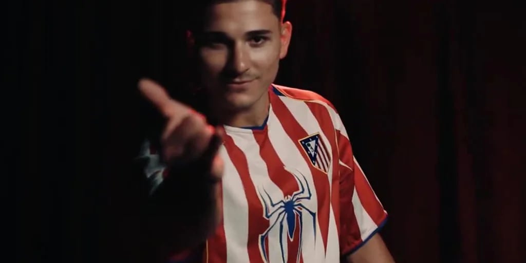 Julián Álvarez fue presentado con una camiseta histórica y reveló el rol clave que cumplió una estrella del Atlético Madrid para cerrar su fichaje