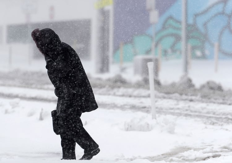 Por las temperaturas extremas recomiendan no salir a la calle (AP)