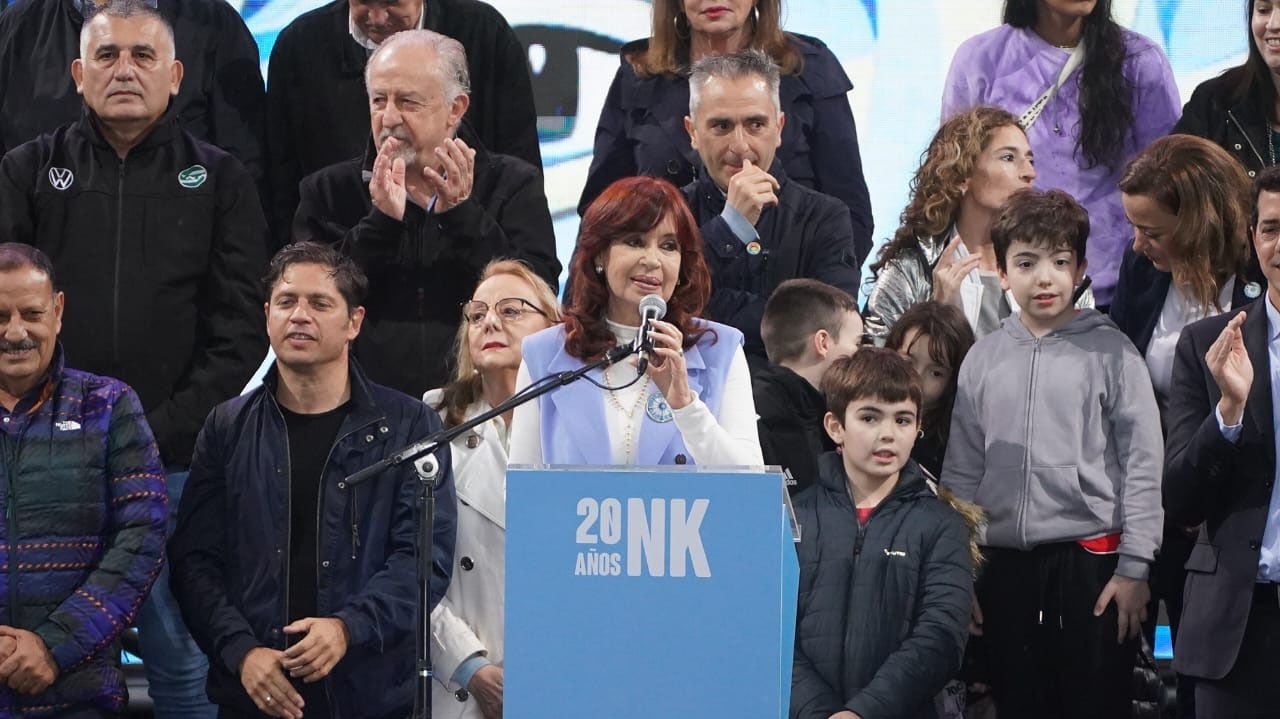 Cristina Fernández de Kirchner - Acto – festejos -Plaza-de-Mayo-25-de-Mayo