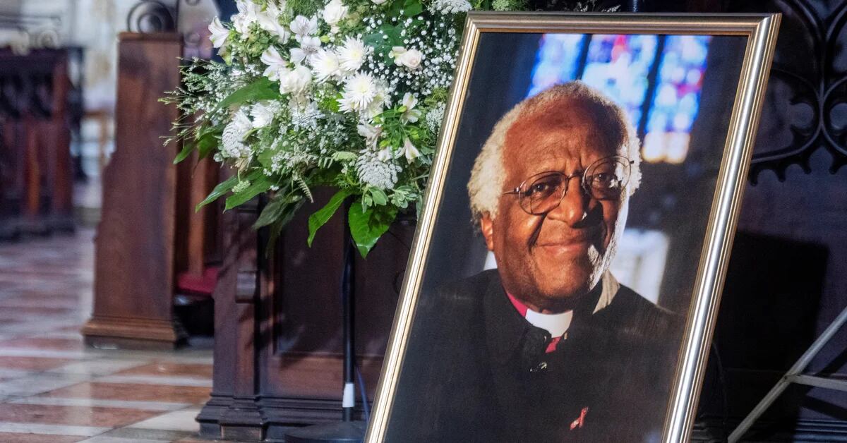Afrika Selatan mengucapkan selamat tinggal kepada Desmond Tutu di pemakaman sederhana