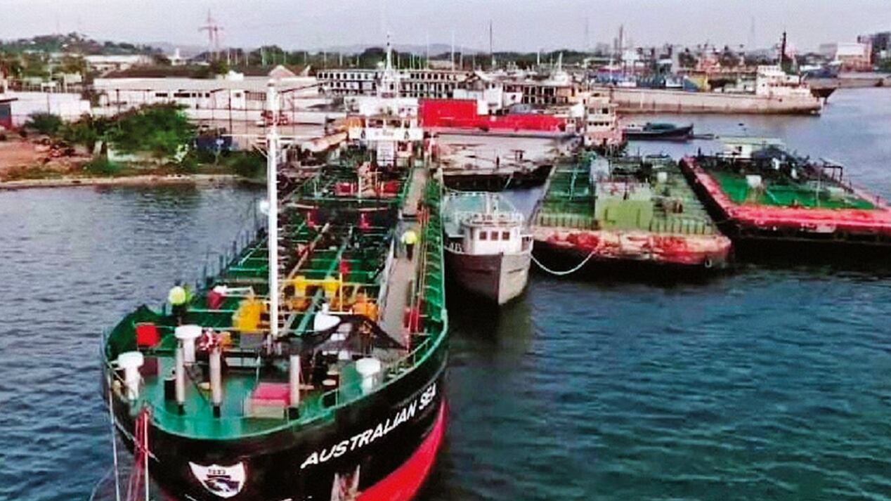 Buque en el que transportaban presuntamente el crudo robado. Actualmente, está en manos de la SAE. Foto: Cortesía.