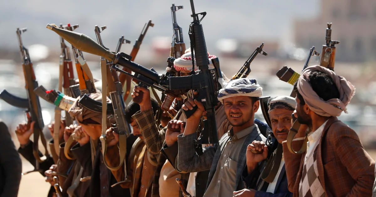 Houthis order American and British citizens to leave Yemen