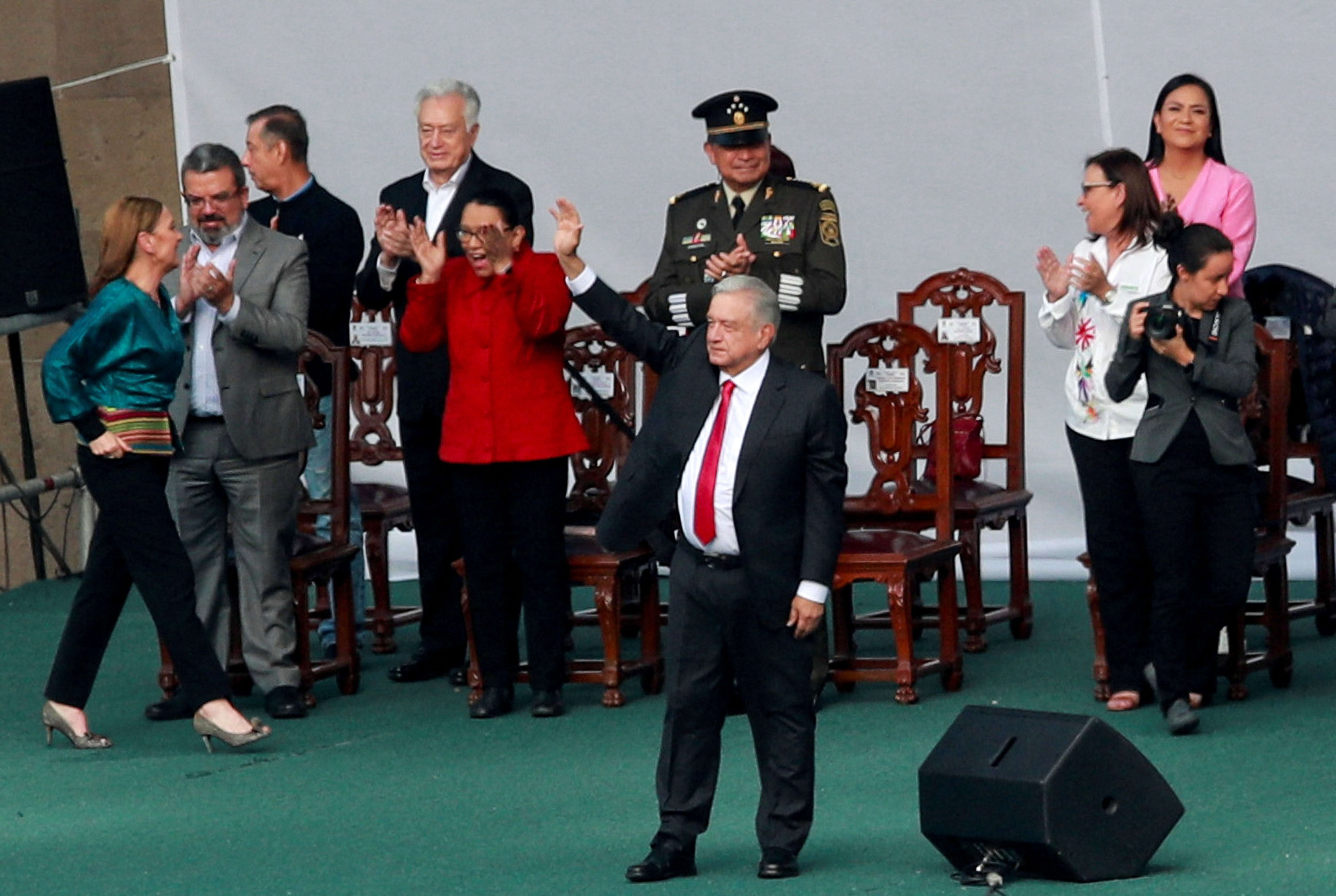 Cayeron Tres Sujetos Durante Mitin De Amlo En El Zócalo Por Robar Celulares A Los Asistentes 6512