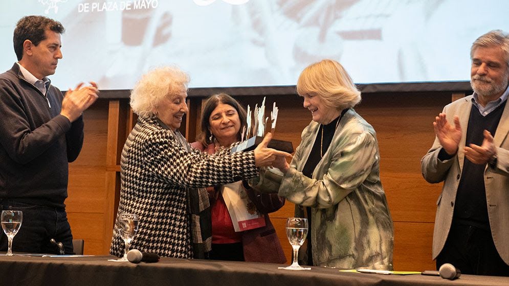 La genetista King se reunió con Estela de Carlotto, de Abuelas de Plaza de Mayo, el Ministro de Ciencia, Daniel Filmus, y el de Interior, "Wado" De Pedro, y la presidenta del Conicet, Ana Franchi/Verónica Tello.