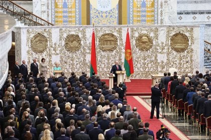 En el momento en que Alexandr Lukashenko fue instalado como presidente de Bielorrusia el 23 de septiembre de 2020 (BelTA / Leaflet via REUTERS)