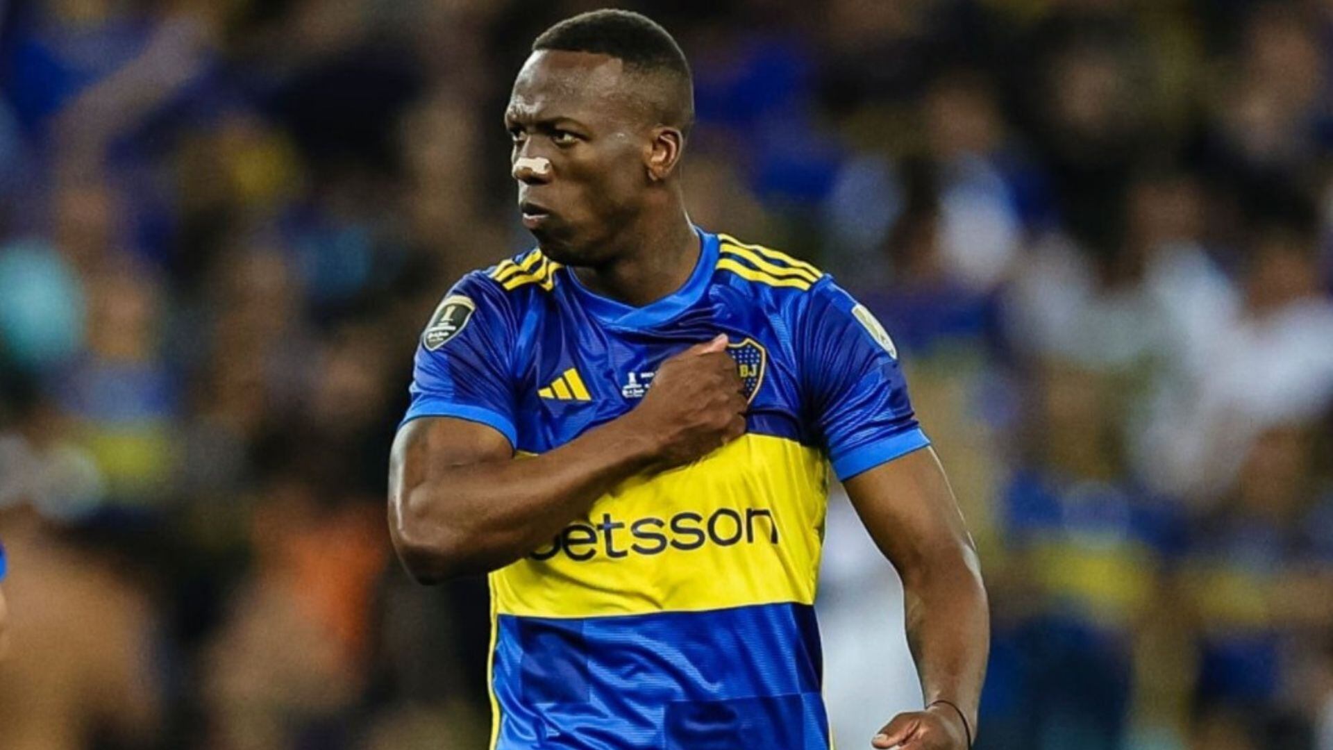 Luis Advíncula está en el corazón de los simpatizantes de Boca Juniors. - Crédito: EFE