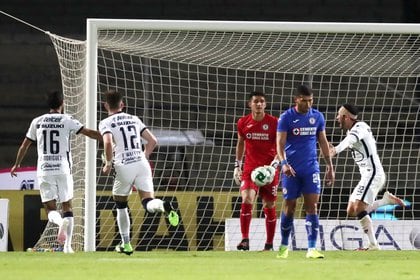 Los Pumas vencieron 4-0 a Cruz Azul y llegaron a la final (Foto: Reuters / Henry Romero)