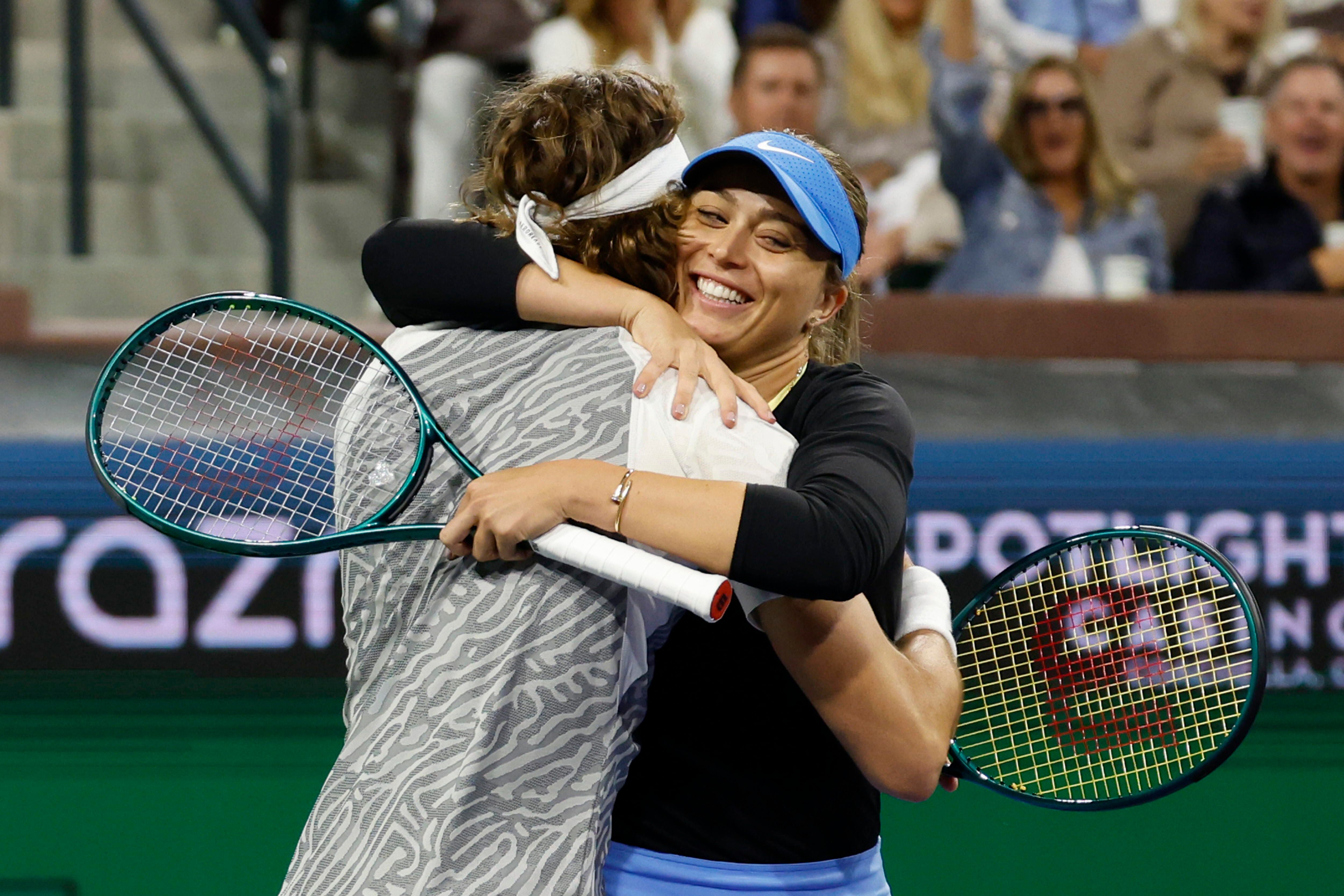 Paula Badosa y Stefanos Tsitsipas ya compartieron partidos en dobles mixtos durante el pasado (Foto: EFE/EPA/JOHN G. MABANGLO)