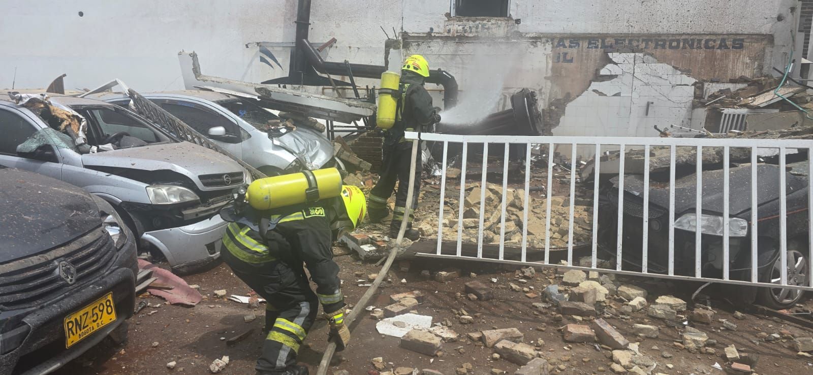 Los organismos de socorro llegaron al sector para atender la situación - crédito Bomberos de Cundinamarca