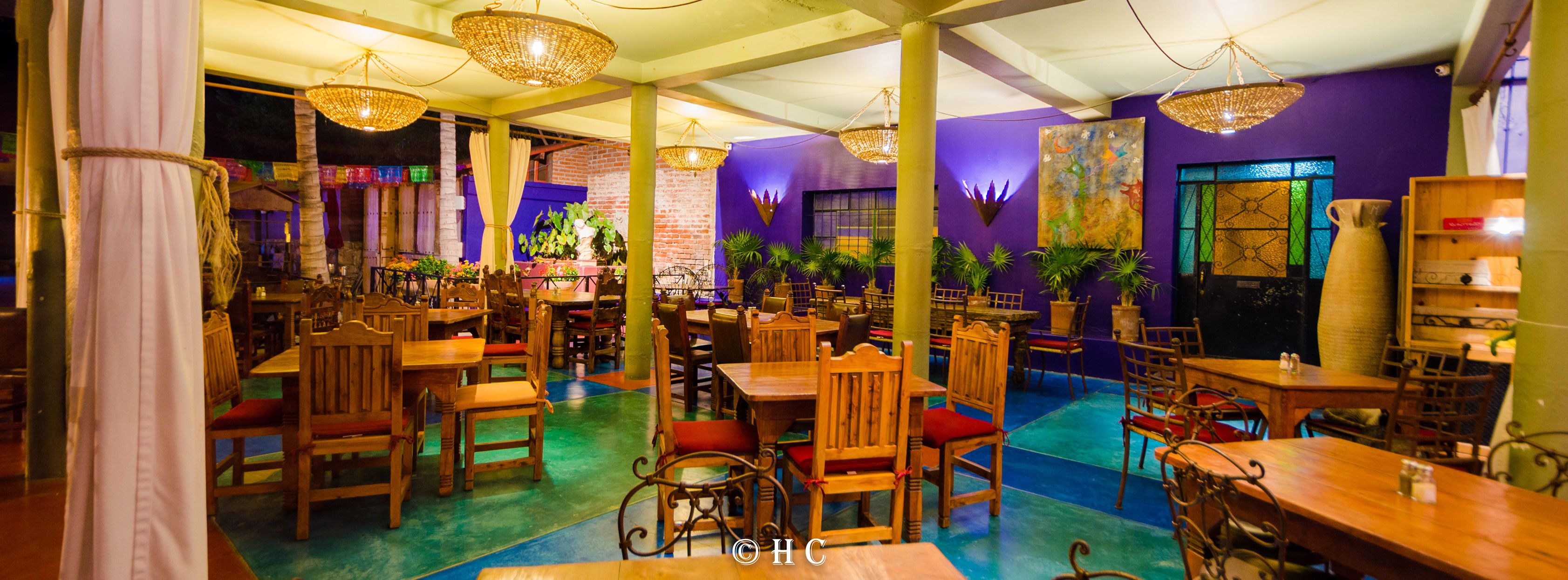 Así luce el restaurante dentro del Hotel California. (Facebook: Hotel California)