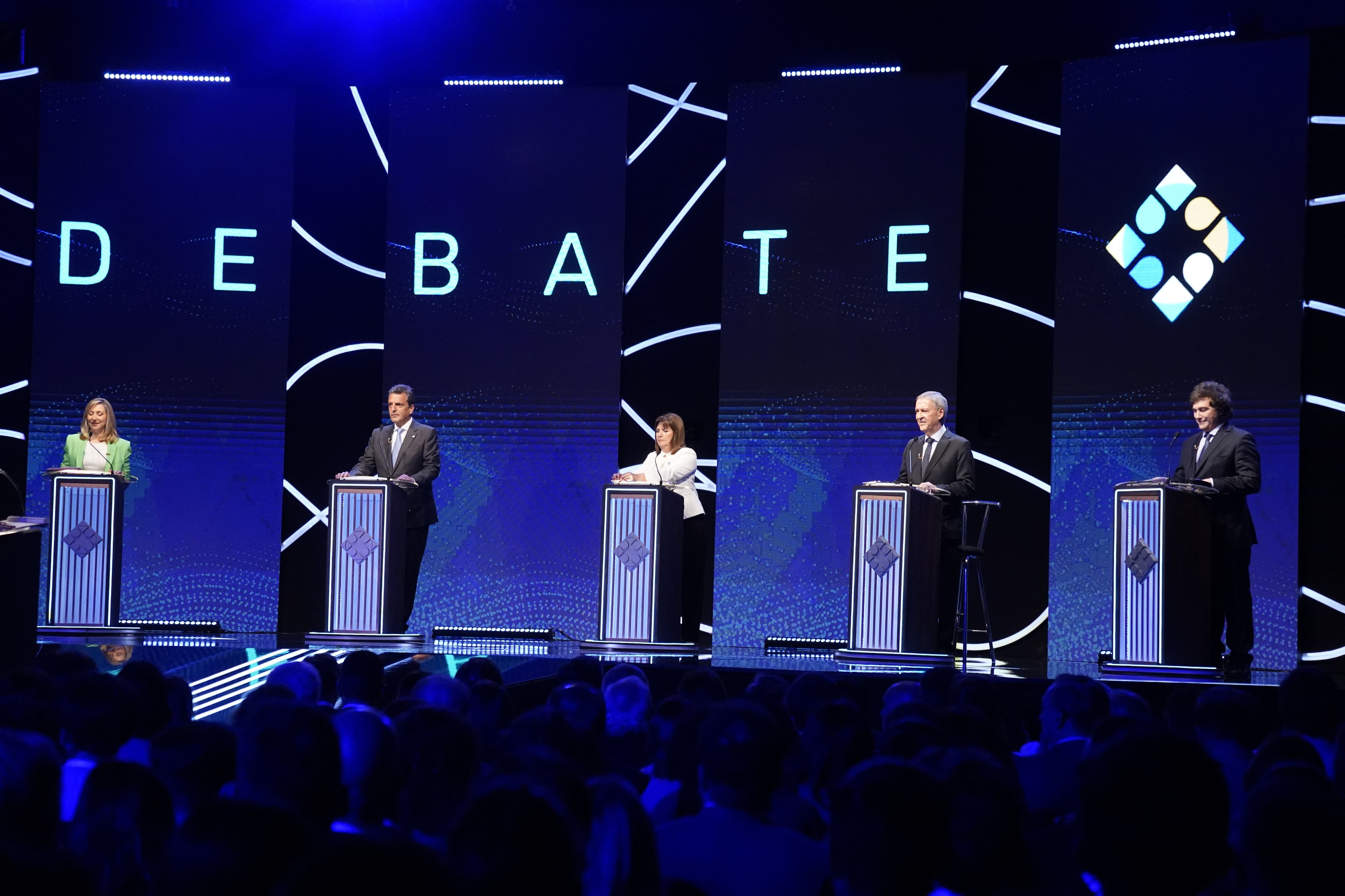 Los cinco candidatos en pleno debate en Santiago del Estero