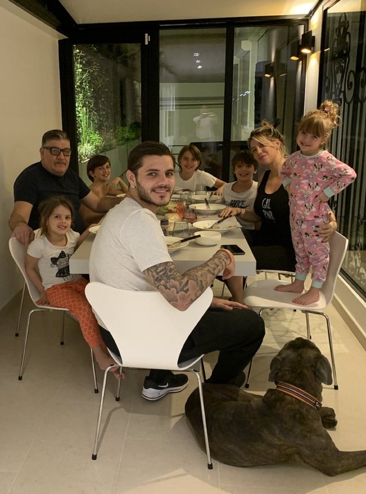 Wanda Nara con Mauro Icardi y sus hijos