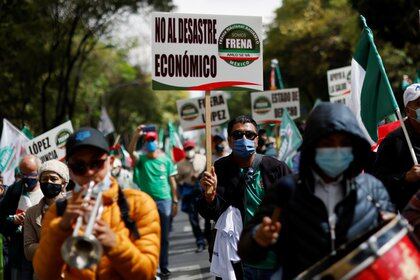 CNI en la trayectoria del Frente Nacional Anti-Amlo y su líder.