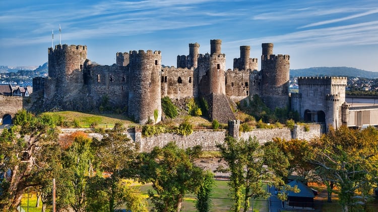 El North Wales Way, rico en castillos, sigue una ruta comercial centenaria a 75 millas del noreste de Queensferry hasta la isla de Anglesey. Cada itinerario de manejo es una puerta de entrada a aventuras al aire libre más amplias (Shutterstock)