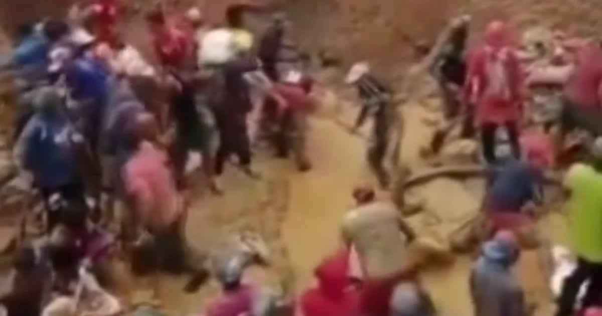 At least 16 killed and 11 injured after an illegal gold mine collapses in Venezuela