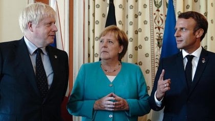 Boris Johnson, Angela Merkel y Emmanuel Macron, al borde del "no acuerdo", suspendieron las comunicaciones. 