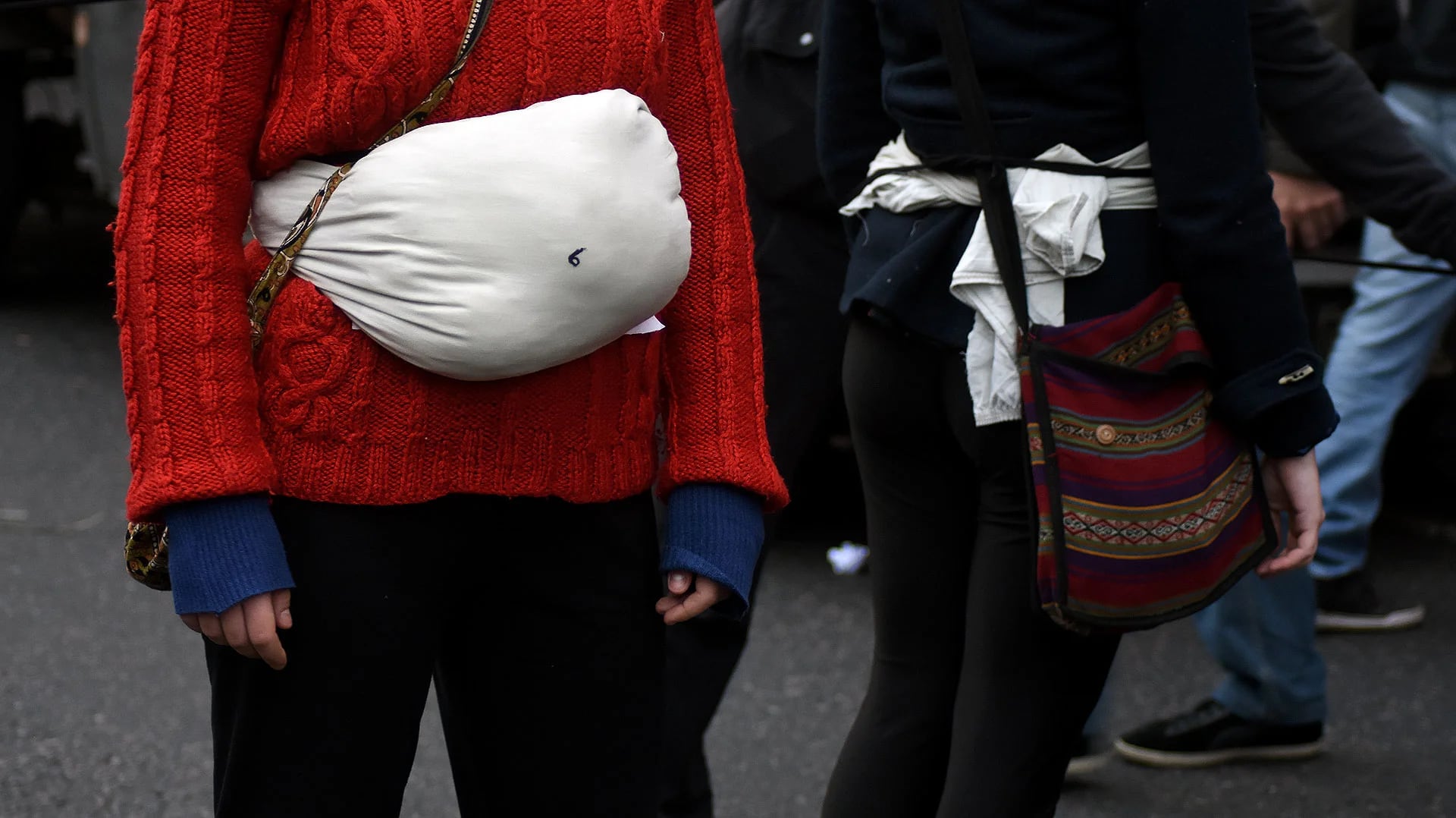 Miles de jóvenes se congregaron frente a la Plaza de Mayo para gritar “Ni una menos” (Nicolás Stulberg)