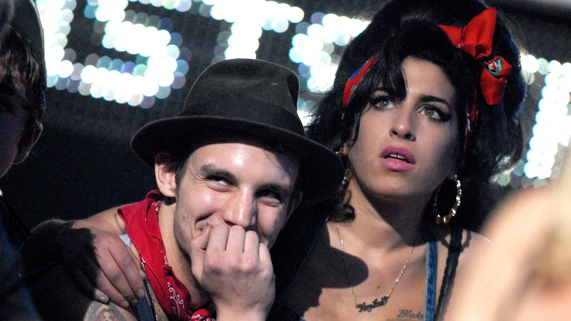 Blake Fielder-Civil y Amy Winehouse en los MTV Europe Music Awards de 2007 en Munich, Alemania  (Photo by Jeff Kravitz/FilmMagic) 