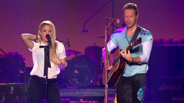 Shakira con Chris Martin, de Coldplay