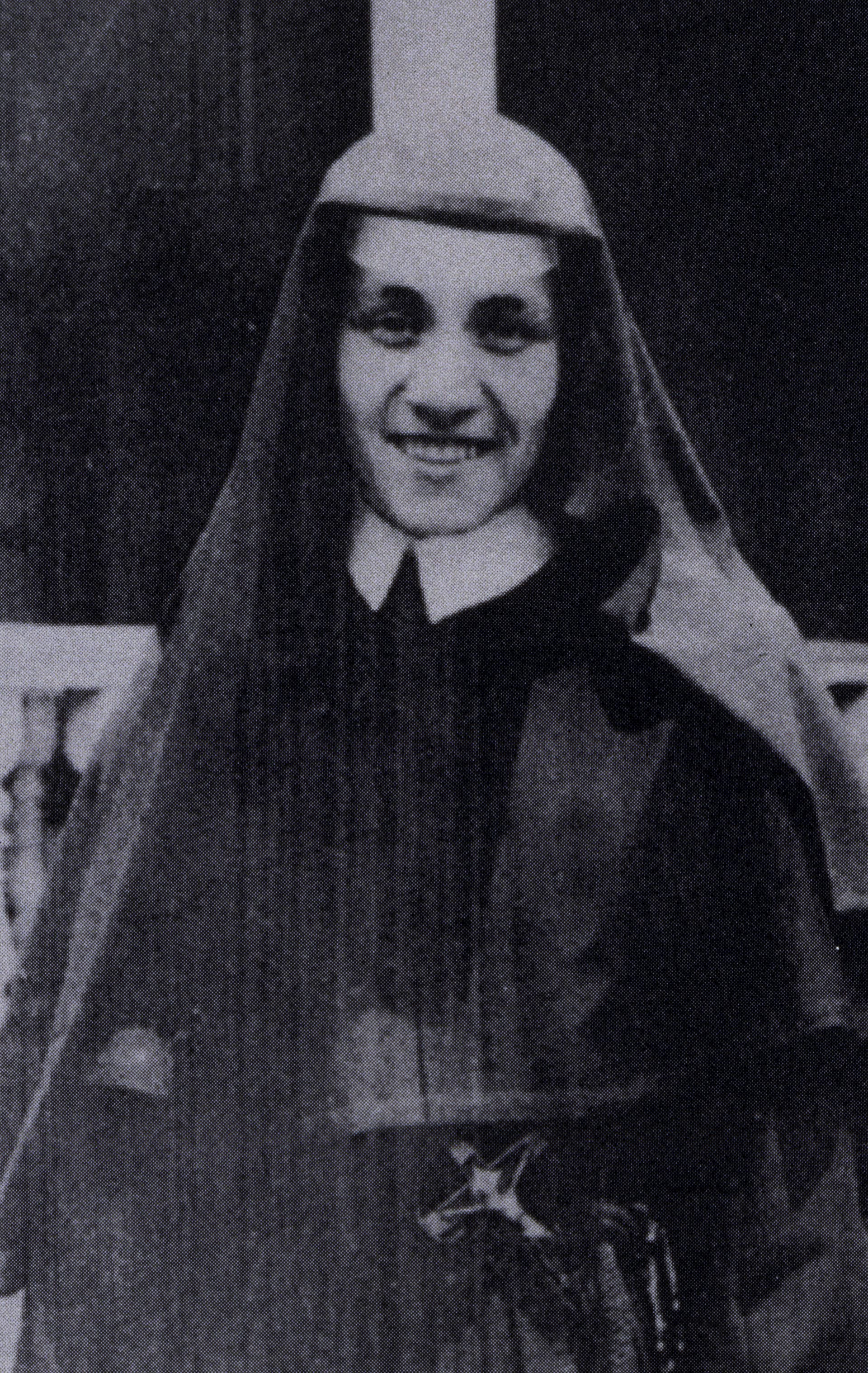La madre Teresa con alrededor de 20 años con los hábitos de las Hermanos de Loreto. En poco tiempo se instalaría definitivamente en Calcuta (Vittoriano Rastelli/Corbis via Getty Images)