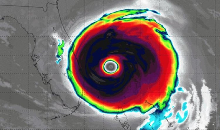 El ojo es el centro de la tormenta del huracán, donde se juntan las nubes que arrastra el fenómeno climático. (Foto: Twitter)