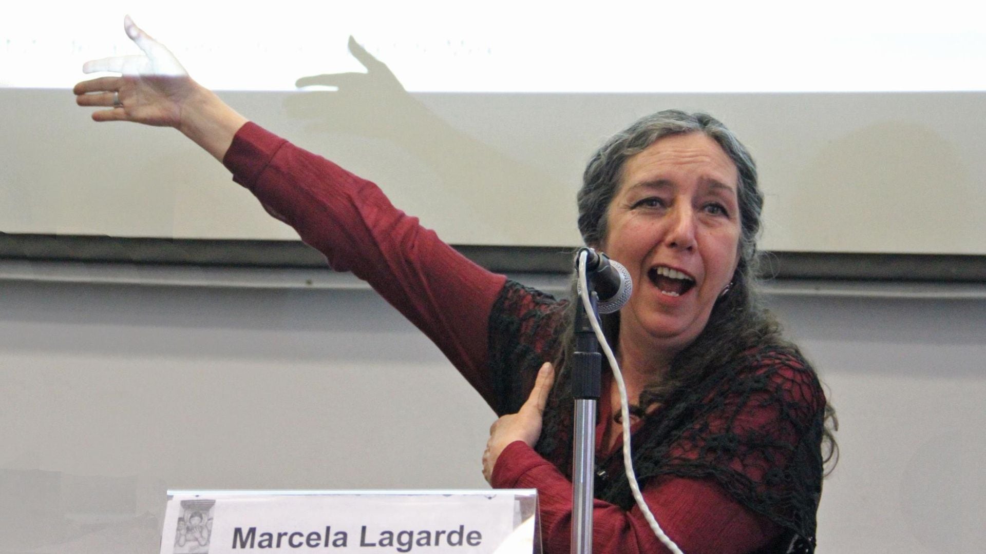 Este es el nivel de educación completado por Marcela Lagarde, una antropóloga que popularizó el término feminicidio y ha sido criticada por ser transfóbica.