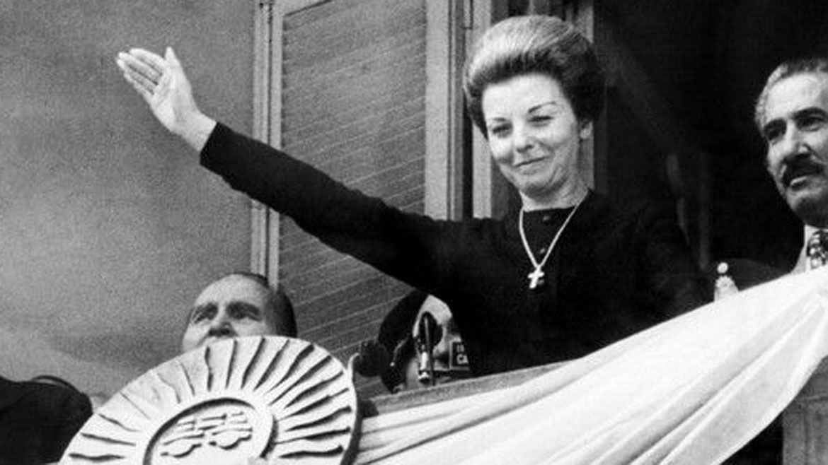 Isabel Perón fue la primera mandataria en distinguir al militar chileno