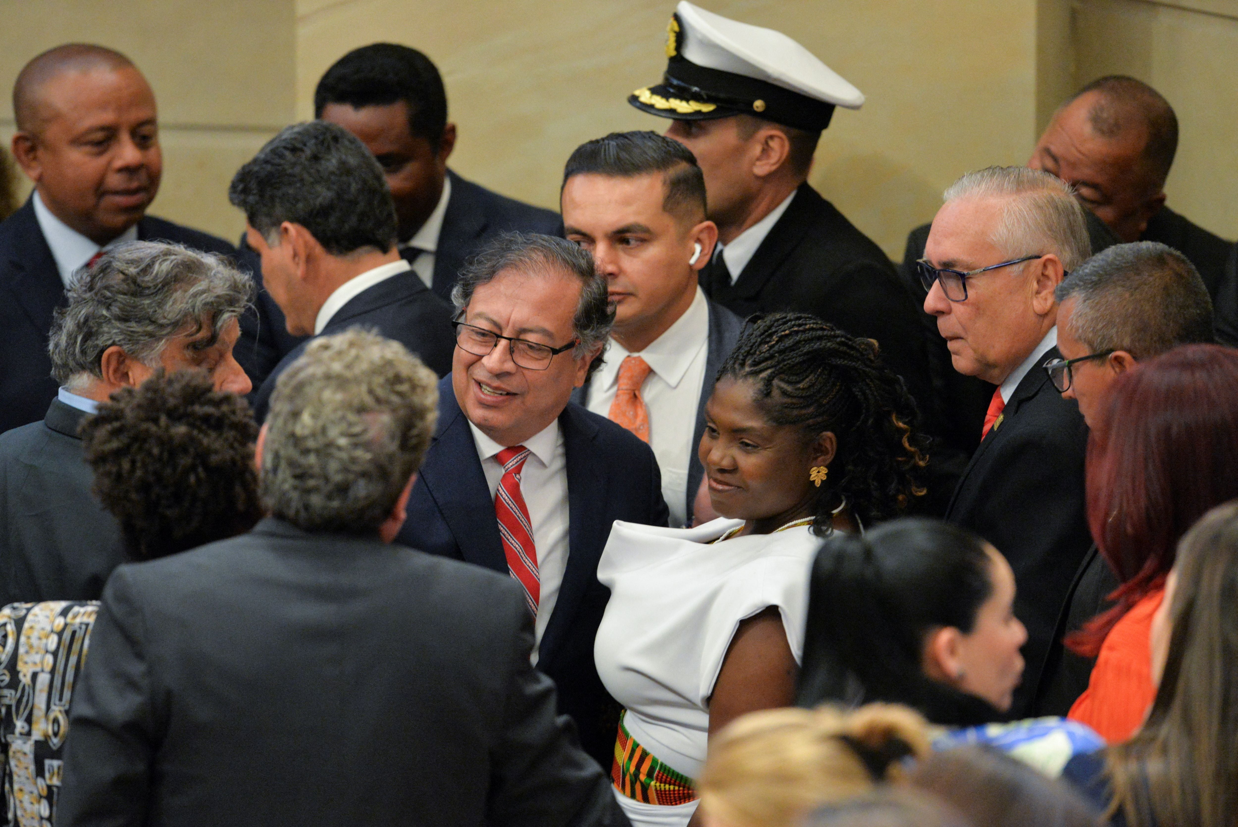 A un año de haber tomado el poder, Gustavo Petro registra uno de los índices de desaprobación más altos de los últimos años. Foto Vannessa Jiménez/REUTERS