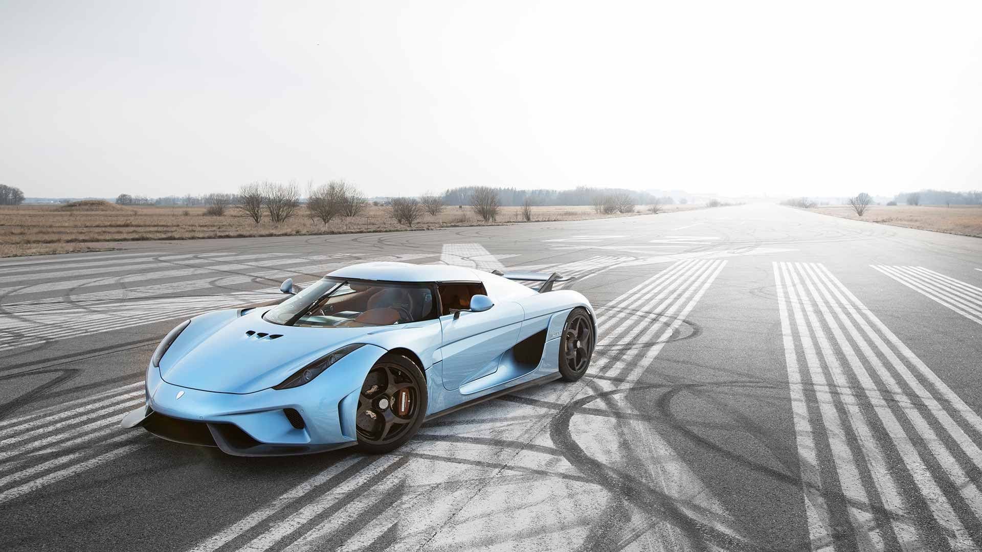 El Koenigsegg Regera tiene 1.509 CV de potencia, menos que el Rimac, pero pesa 680 Kg menos con lo que se compensa para la relación de peso por CV de fuerza