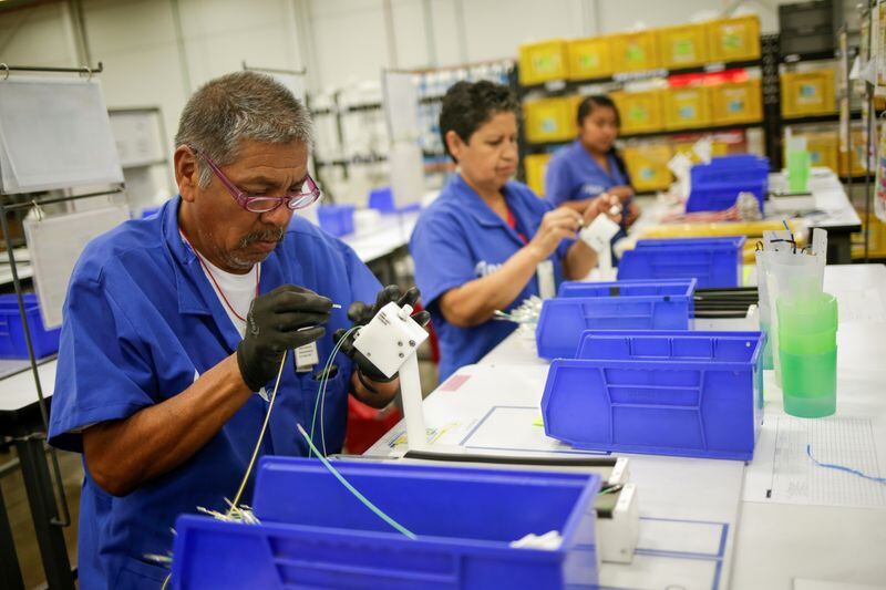 Las pequeñas y medianas empresas que proveen a las industrias todavía están empadronando sus deudas. El 24 de enero cierra el padrón y desde entonces empezarían los bonos a mediano y corto plazo para cancelar deudas de esas compañías. REUTERS / José Luis González